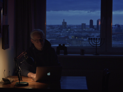 Peter am Schreibtisch